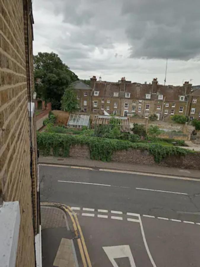Havisham Studio Flat Rochester Me1 1Xz Strood Extérieur photo